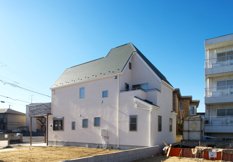 裏側にもバルコニーがあります